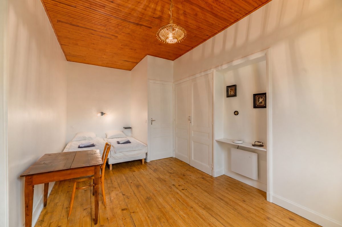 Chambre duo lumineuse dans le gîte Beaujolais