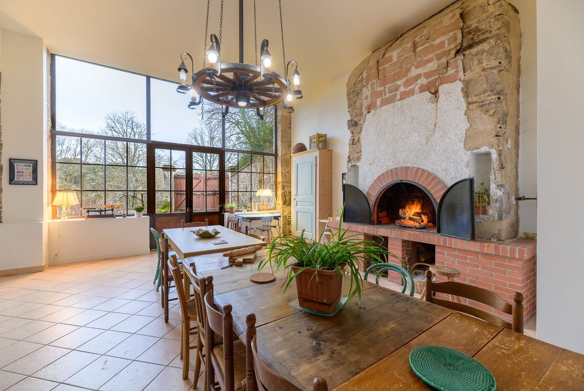 Salle à manger rustique pour 15 personnes